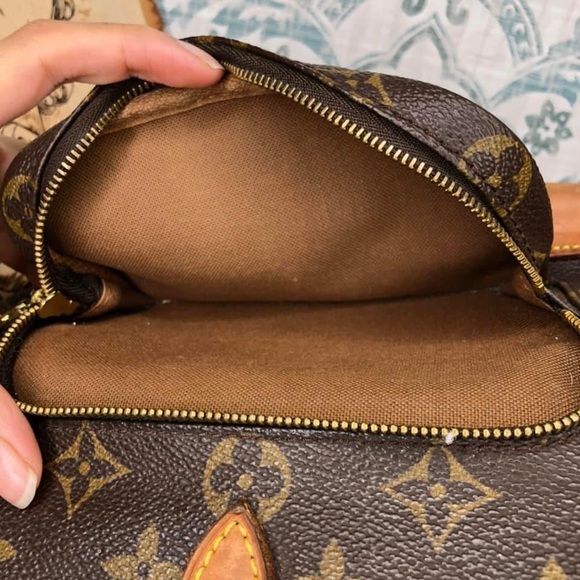 Authentic Louis Vuitton Montsouris MM Backpack - Picture 4 of 16